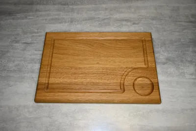 Доска для подачи с выемкой под соус, дуб 30×20 см от мастерской DIVIRO